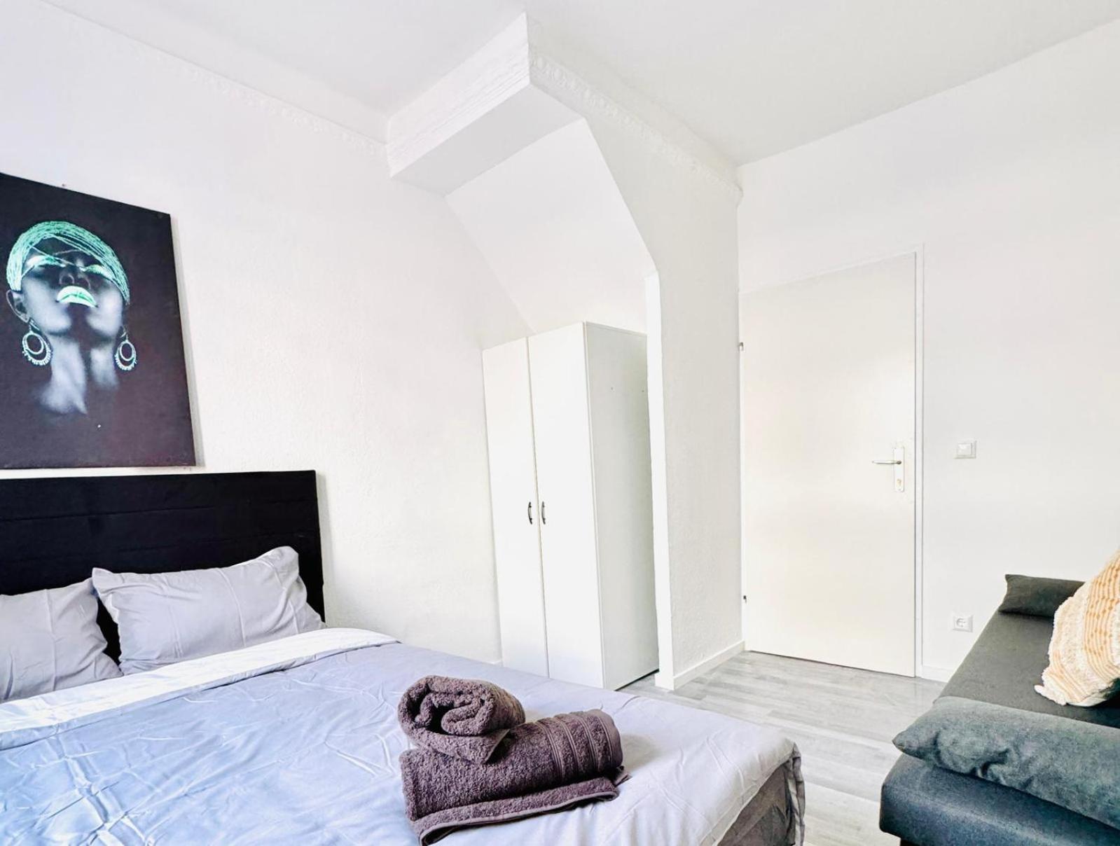 Beautiful 4br For Up To 12p 10 Min To Fac Platz Apartment